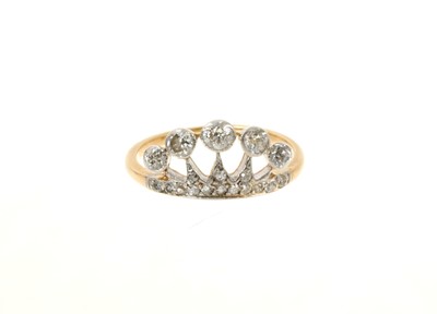 Lot 656 - Edwardian diamond coronet ring