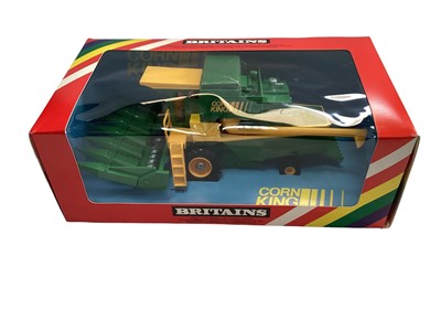 Lot 32 - Britains Corn King 4891 combine harvester with maize head, in window box (window slightly cracked) No.9576 (1)