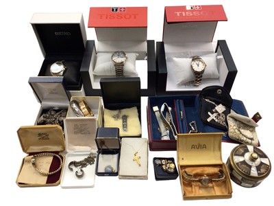 Lot 1075 - Collection of jewellery to include a silver charm bracelet, silver bangle, silver ingot pendant on chain, other silver items, 9ct gold cased wristwatch, Seiko Solar wristwatch...