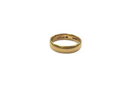 Lot 1034 - 22ct gold wedding ring