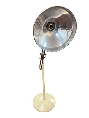 Lot 1543 - Soltan 1950s floorstanding light with chrome light fitting