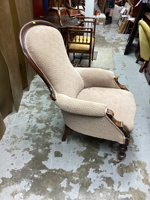 Lot 1314 - Victorian mahogany framed spoon back chair with patterned upholstery on turned front legs and brass castors