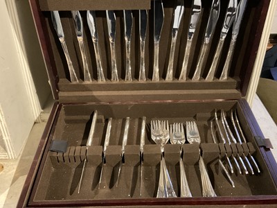 Lot 241 - Arthur Price 'County Plate' canteen of cutlery