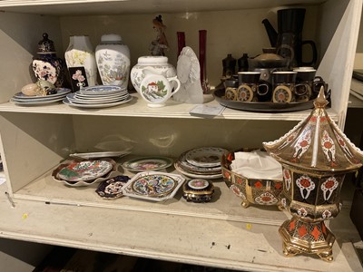 Lot 239 - Collection of decorative china and glass to include Wedgwood, Masons, etc.