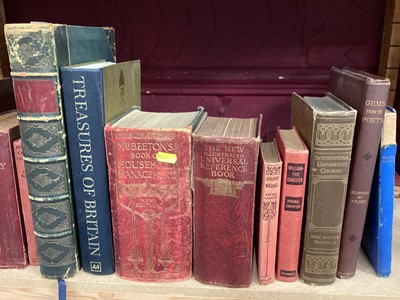 Lot 624 - Selection of vintage reference books etc