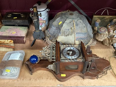 Lot 625 - Oriental style table lamp, wall clock and sundries