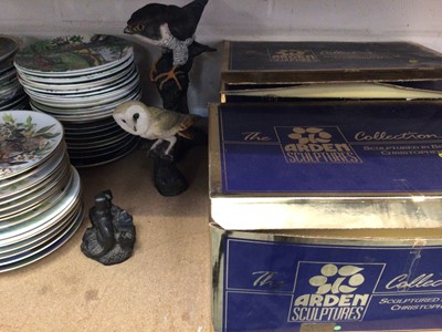 Lot 43 - Group of collectors plates, together with two boxed Arden Sculptures and other similar items