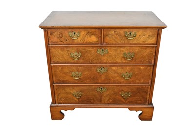 Lot 1303 - Early 18th century walnut crossbanded and feather banded chest of drawers