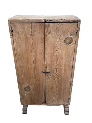 Lot 1625 - Late 16th/early 17th century Spanish pine food cupboard