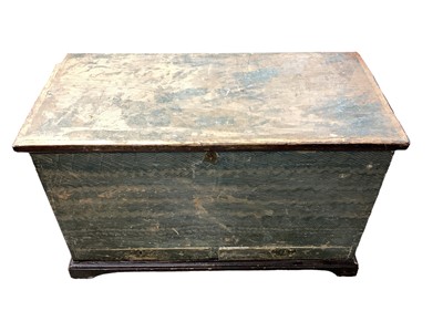 Lot 1632 - Early 19th century mule chest