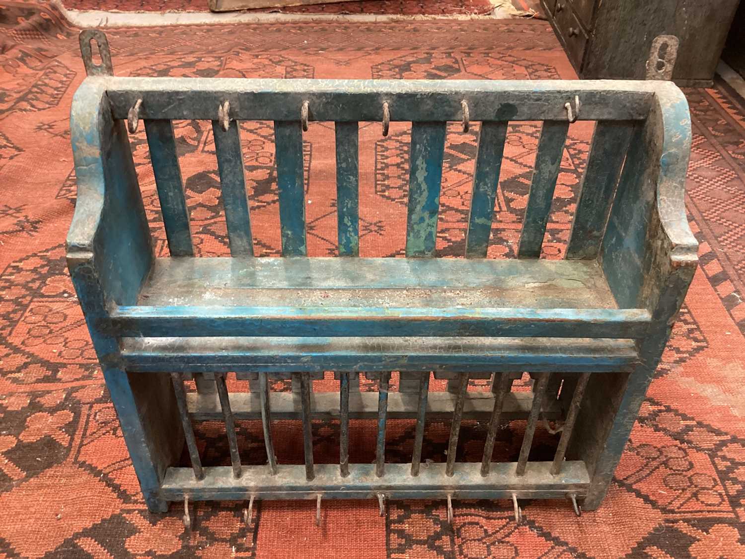 Lot 1636 - Small early 19th century plate rack