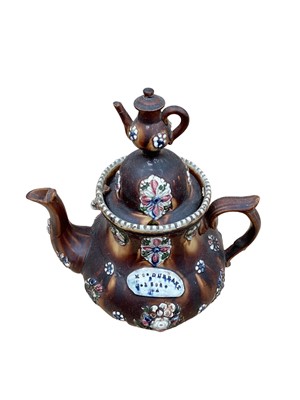 Lot 1653 - 19th century Staffordshire barge ware teapot