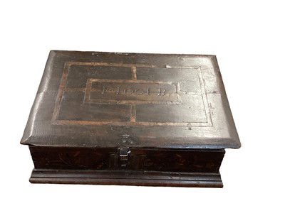 Lot 1782 - 17th century oak and walnut bible box