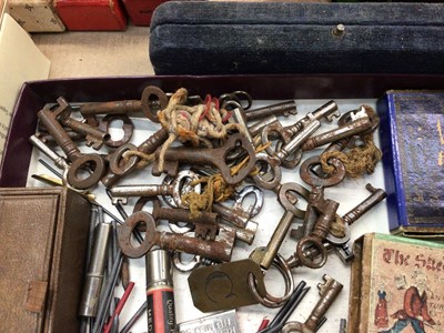 Lot 375 - Drawing instrument set in wooden case, other related items and a collection of old keys