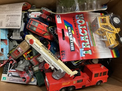 Lot 638 - Selection of diecast vehicles on card & loose (1 box)