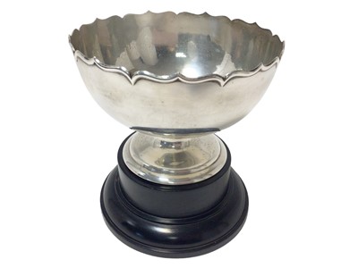 Lot 353 - George V silver rose bowl on turned ebonised stand