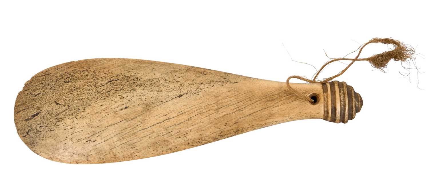 Lot 947 - Māori whale bone club (patu parāoa)