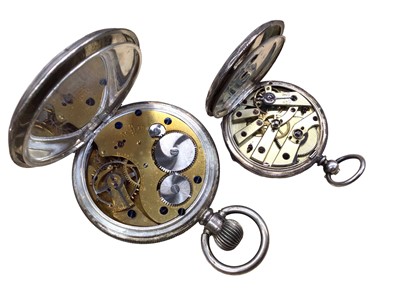 Lot 1100 - Silver cased pocket watch and silver cased fob watch (2)