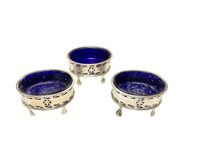 Lot 373 - Set of three Edwardian silver salts of oval form, in  the Georgian style.