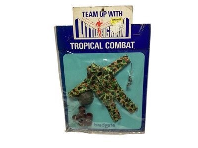 Lot 288 - Palitoy Bradgate Tropical Combat Uniform, on card in cellophane pack No.22517 (1)