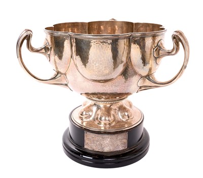 Lot 380 - Fine quality, early George V silver punch bowl of lobed form, with spot hammered finish