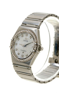 Lot 716 - Ladies Omega Constellation diamond and stainless steel wristwatch