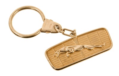 Lot 550 - 9ct gold Jaguar car key ring with Jaguar and car grille design, sponsor's mark JG&S, Birmingham 1977, 65mm