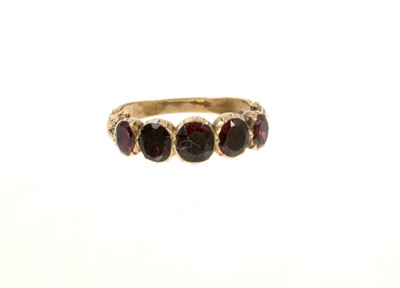 Lot 587 - Georgian garnet five stone ring