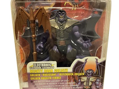 Lot 163 - Kenner Giochi Preziosi (c1995) Gargoyles Deluxe electronic Mighty Roar Goliath (with battle roar & light up eyes-not tested), on card with bubblepack No.65517 (1)