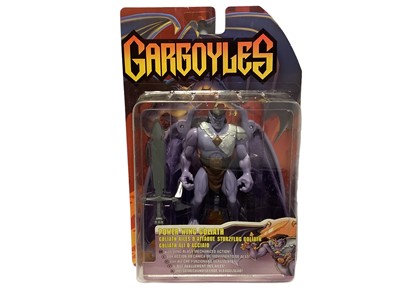 Lot 164 - Kenner Giochi Preziosi (c1995) Gargoyles Deluxe electronic power Wing Goliath (with wing blast action-not tested), on card with bubblepack No.65516 (1)