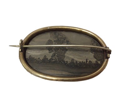 Lot 476 - 19th century landscape agate brooch