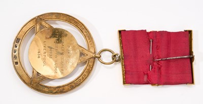 Lot 784 - Early silver gilt Masonic jewel