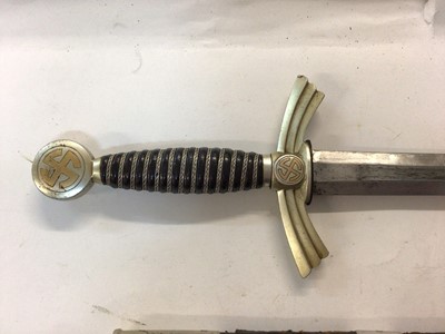 Lot 930 - Fine Nazi Luftwaffe First Pattern Officers dagger with engraved family coat of Arms and SW monogram