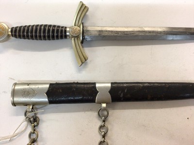 Lot 930 - Fine Nazi Luftwaffe First Pattern Officers dagger with engraved family coat of Arms and SW monogram