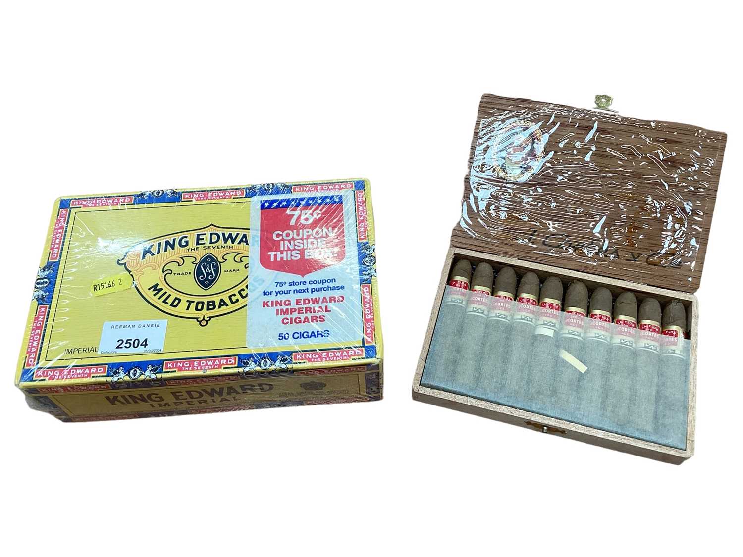 Lot 2504 - Two boxes of cigars
