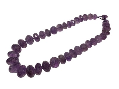 Lot 471 - Amethyst bead necklace with a string of graduated faceted amethyst beads