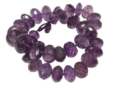 Lot 471 - Amethyst bead necklace with a string of graduated faceted amethyst beads