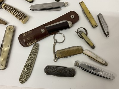 Lot 362 - Collection of pen knives