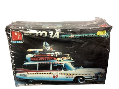 Lot 1851 - Mixed lot of action figures and merchandise, mostly mounted on card with bubblepacks (1box)