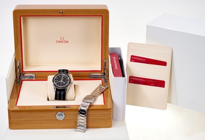 Lot 638 - Fine Gentlemen’s modern Omega Seamaster wristwatch in box with certificate