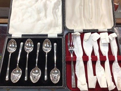 Lot 1061 - Cased set of six silver teaspoons and a cased set of silver plated dessert forks