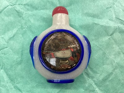 Lot 807 - Chinese peking glass snuff bottle