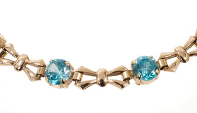 Lot 452 - 1940s gold and blue zircon bracelet