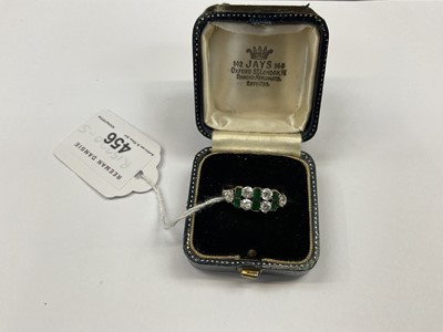 Lot 456 - Art Deco diamond and emerald cluster ring