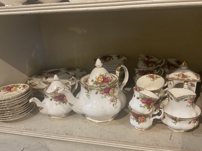 Lot 275 - Royal Albert China