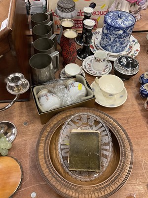 Lot 572 - Victorian 1887 Golden Jubilee dish, Pewter tankards and sundries.