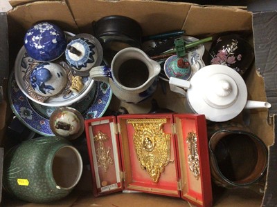 Lot 728 - Sundry items, including a Berlin porcelain teapot, Chinese ceramics, etc