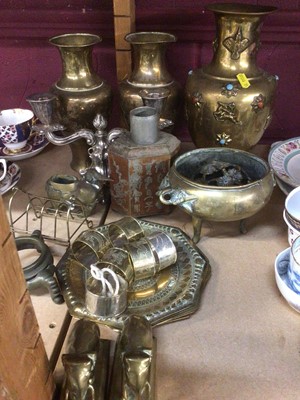 Lot 712 - Mixed group of Asian metalware, including a censer