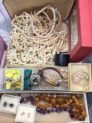 Lot 1018 - Group of vintage simulated pearls, other bead necklaces, dress rings, watches and other costume jewellery (1 box)