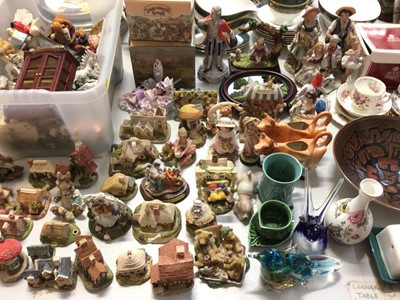 Lot 300 - Collection of David Winter cottages, other similar buildings, bear ornaments, figures, Poole pottery dish, Royal Albert tea cups and saucers, glassware etc